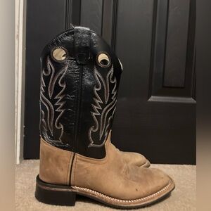 Black Old West cowboy boots